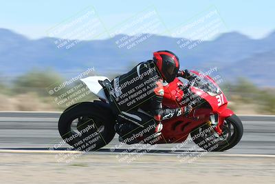 media/Nov-16-2025-Race Pace (Sun) [[8c5fa54630]]/Non Verified Riders (1st 20 Minutes)/3-Turn 3 Inside (11am)/